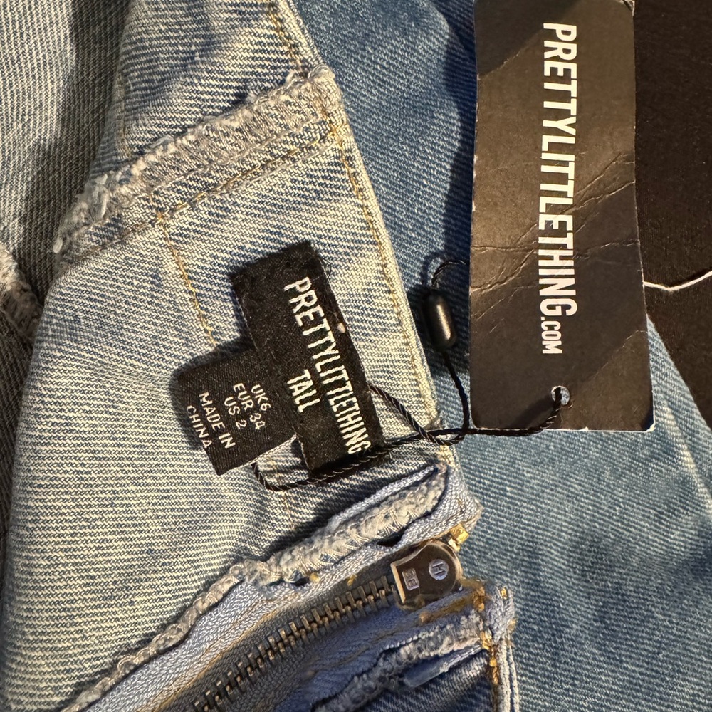 PrettyLittleThing Light Blue Women's Jeans